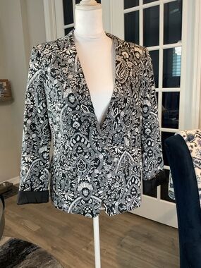 MNG Collection Black & White Paisley Print Blazer Jacket - Size 8